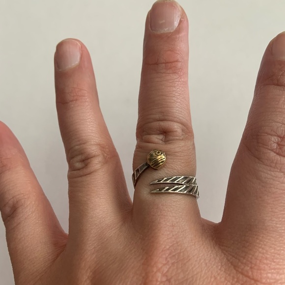 Harry Potter bundle including Alex and Ani snitch ring and enamel pin - Picture 5 of 8